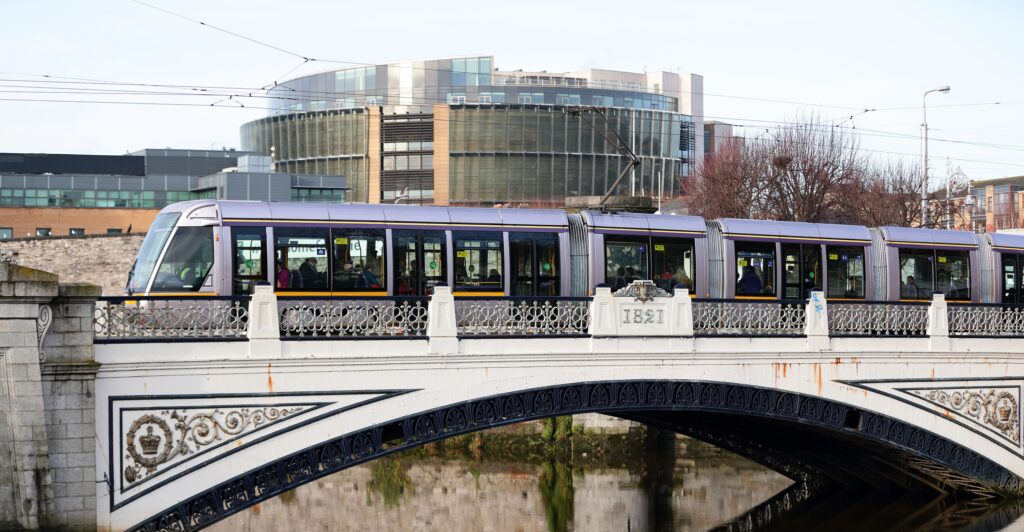 Luas on bridge