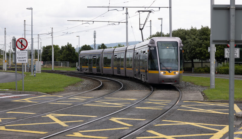 Luas_moving towards_front view